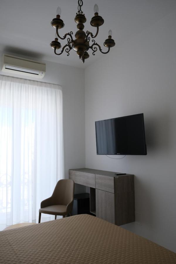 Al Corso Charming Rooms Пескічі Екстер'єр фото