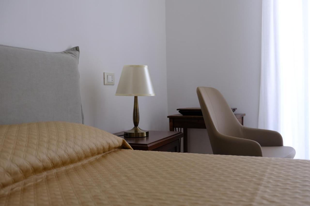 Al Corso Charming Rooms Пескічі Екстер'єр фото